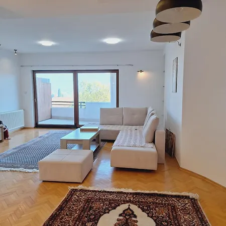 Quiet, Family-friendly House With Garden & Parking *