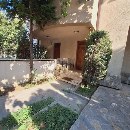Quiet, Family-friendly House With Garden & Parking Holiday home *