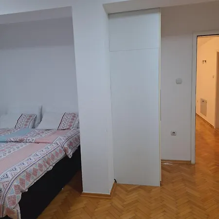 Quiet, Family-friendly House With Garden & Parking *
