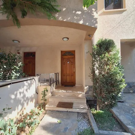 Quiet, Family-friendly House With Garden & Parking Holiday home *