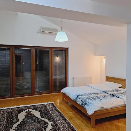 Holiday home Quiet, Family-friendly House With Garden & Parking